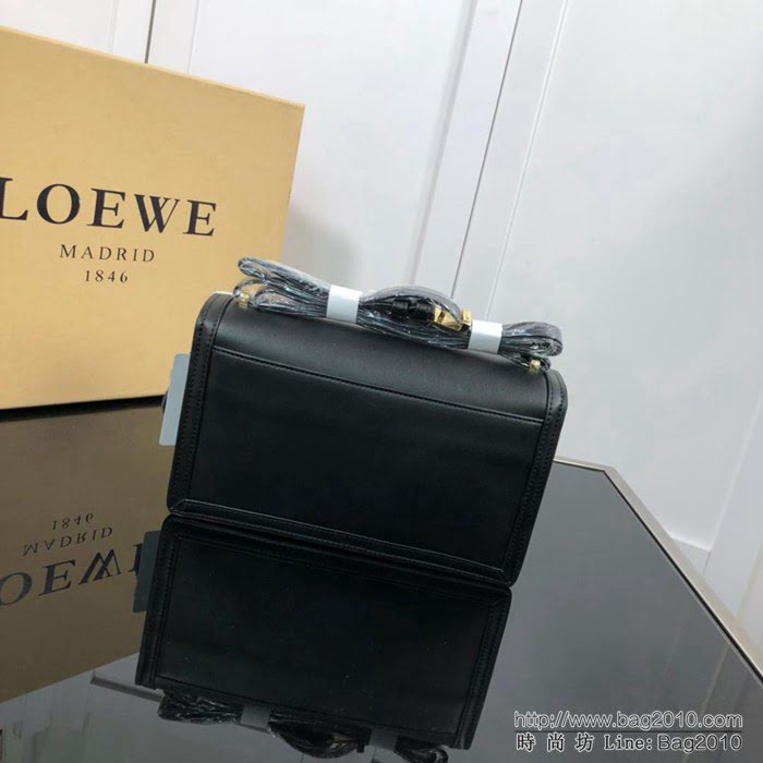 LOEWE羅意威 原單品質 Barcelona三角包 L01582016 最新概念款 牛皮肩背斜挎包  jdl1145